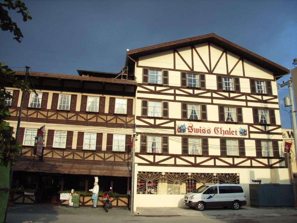 Swiss Chalet Angeles Exterior photo